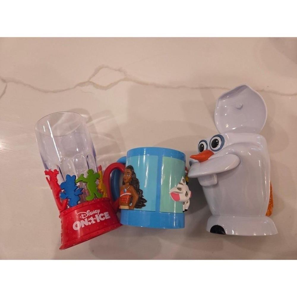 Disney‎ on Ice cups memorbelia
